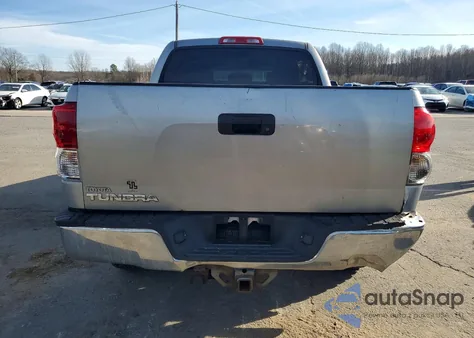 2008 Toyota Tundra Crewmax z USA, uszkodzony, nr VIN 5TBEV541X8S476877